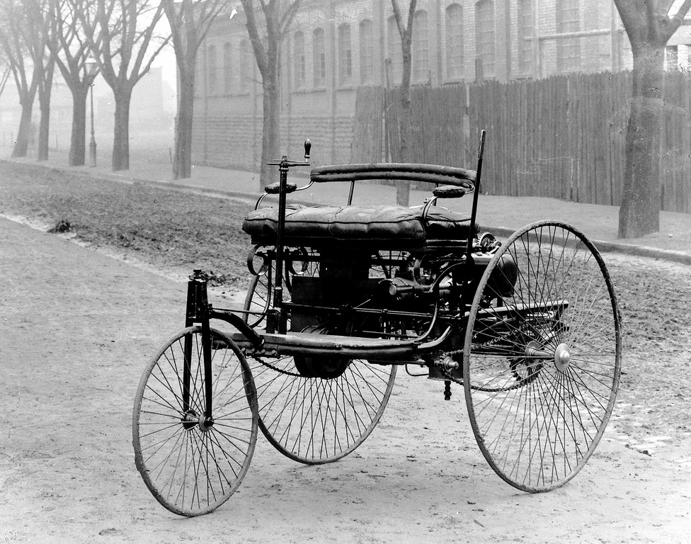 Automobil Benz z r. 1885 (zdroj [Wikepedia])