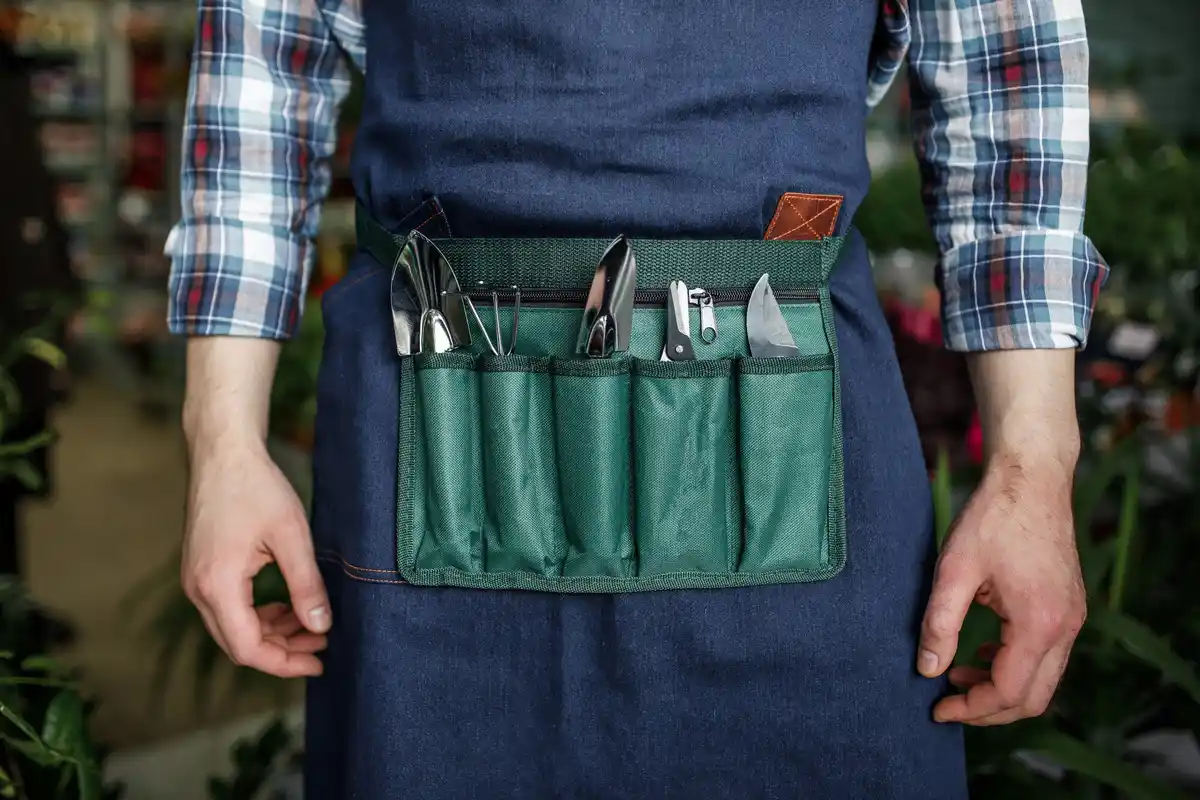 cheap garden tools in shop
