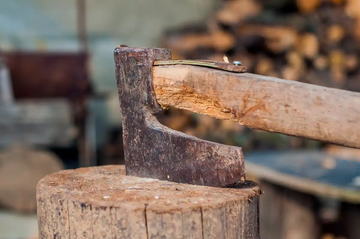 old rusty hoe restoration