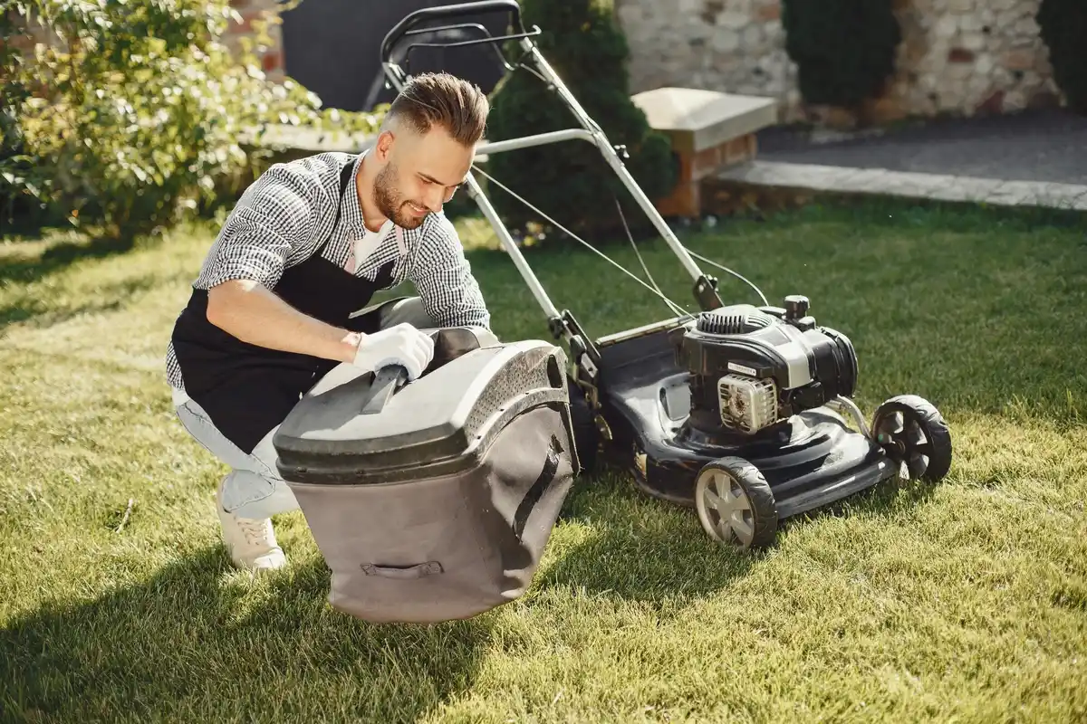 Incorrect lawn mowing habits Czech Republic