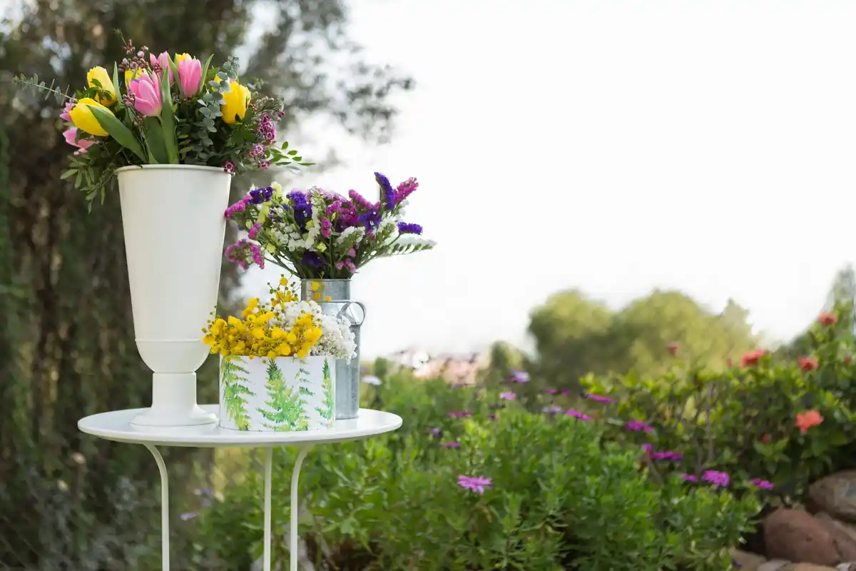 DIY tire flower bed inspiration Czech garden