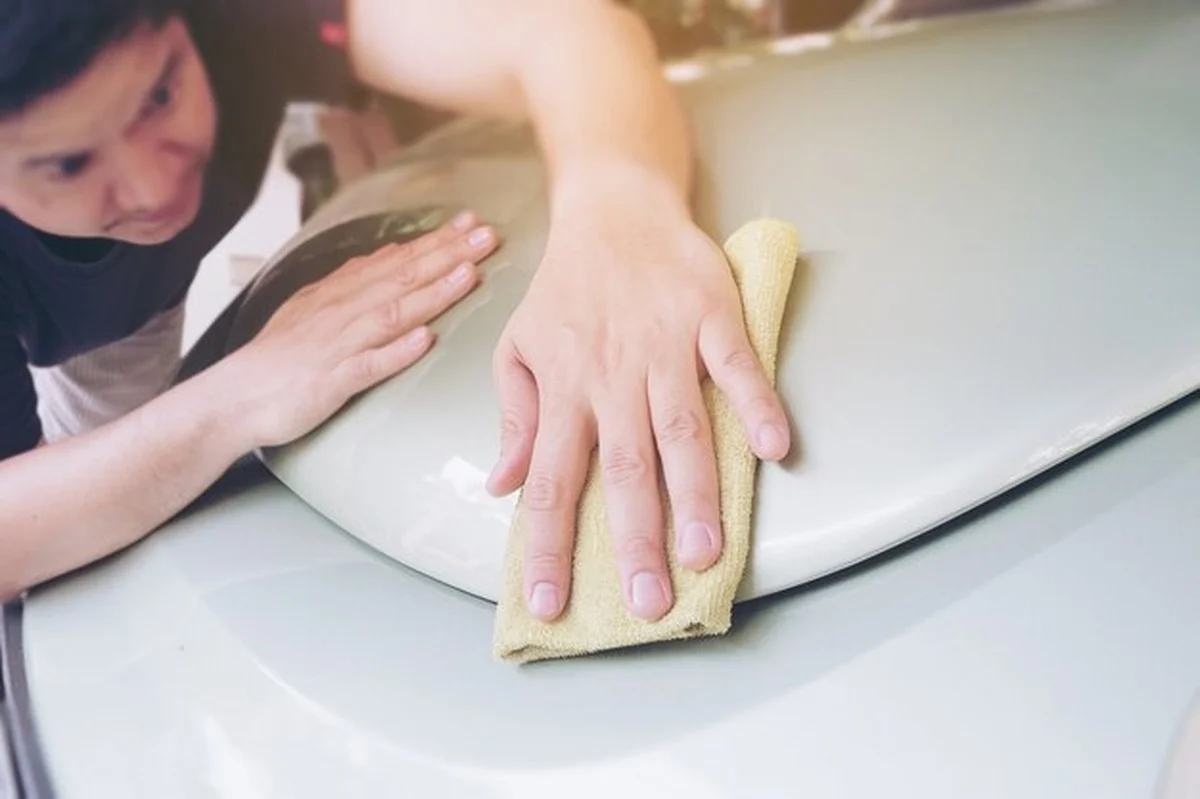 Co udělá obyčejný kuchyňský olej s vaším autem v zimě? Řidiči v Česku objevili úžasný trik - image 1