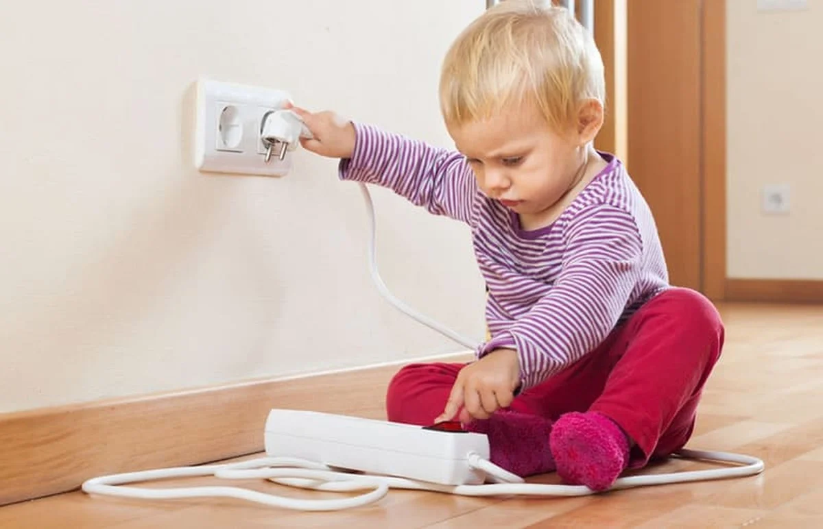 Elektrikáři prosí: Nikdy nenechávejte tyto spotřebiče zapojené přes noc