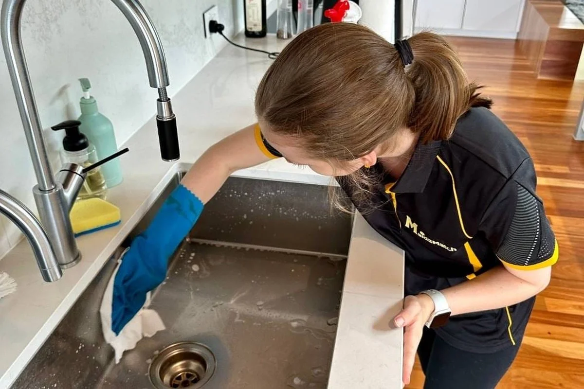 Instalatéři vás prosí: nikdy nelijte tento olej do odpadu. - image 2