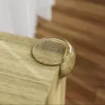 Obyčejná páska na rohu nábytku: Jak prodloužit životnost vašeho gauče o 5 let