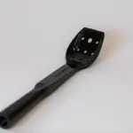 Použijte lžíci na okna: starý trik pro dokonalé mytí bez šmouh.