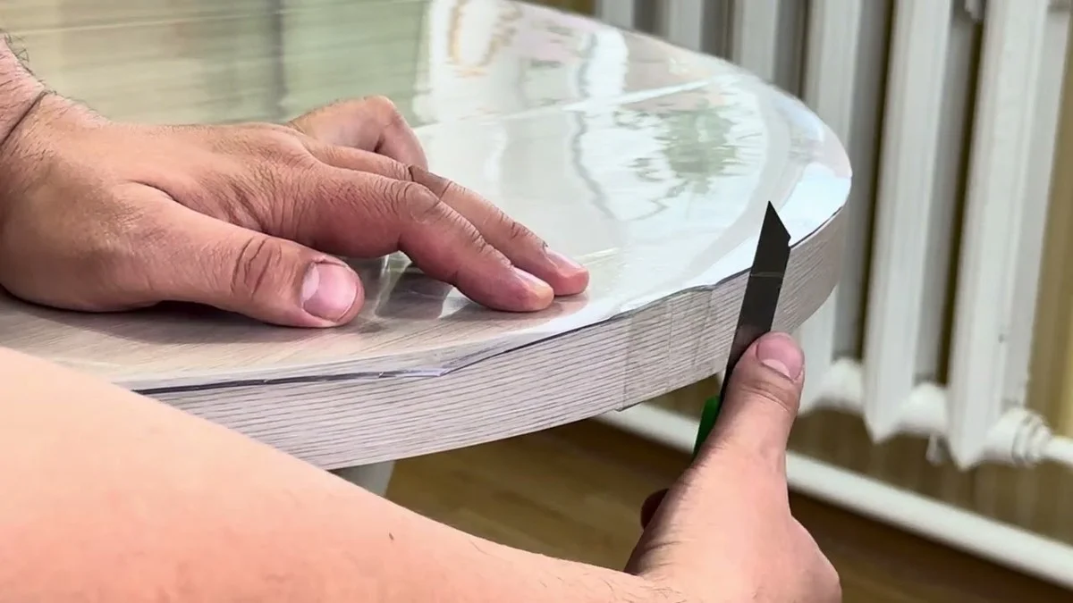 Proč Češi sypou kávovou sedlinu na boty v zimě? Jednoduchý trik pro bezpečí - image 2