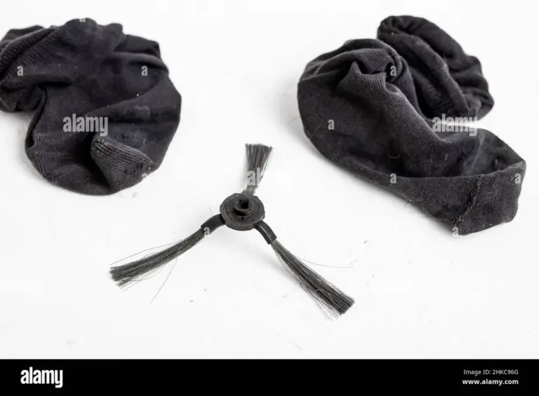 Proč dát starou ponožku do vysavače: Trik, který zbystří jeho výkon