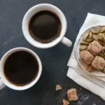 Šéfkuchaři přísahají: Špetka tohoto koření udělá vaši kávu dokonalou.