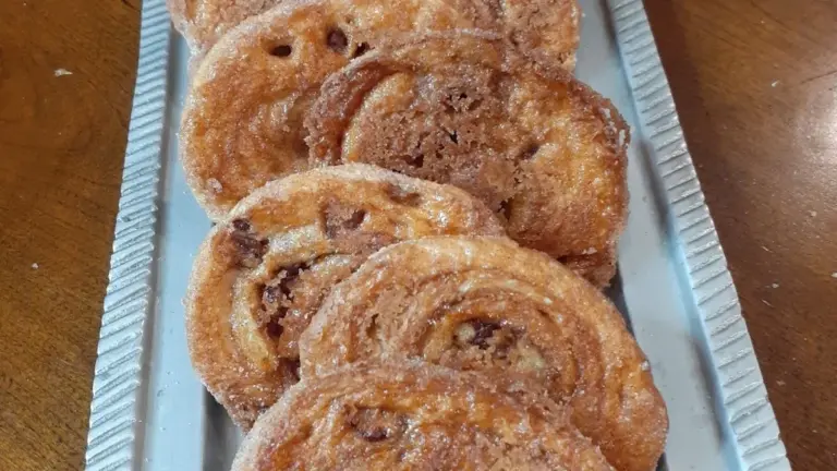 Skořice v botách přes noc: Staré české řešení proti zápachu.