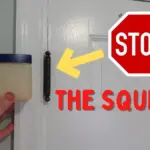 Tenká vrstva vazelíny na dveřních pantech: konec otravného vrzání