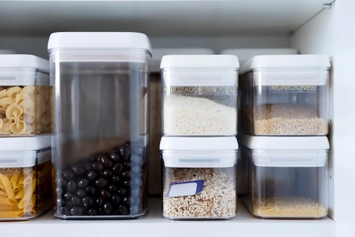 Vaše lednice to dělá špatně: Překvapivý trik s potravinami, který prodlouží jejich čerstvost o týdny v zimě - image 1