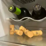 Vložte korkový špunt do lednice: Překvapivé řešení proti zápachu