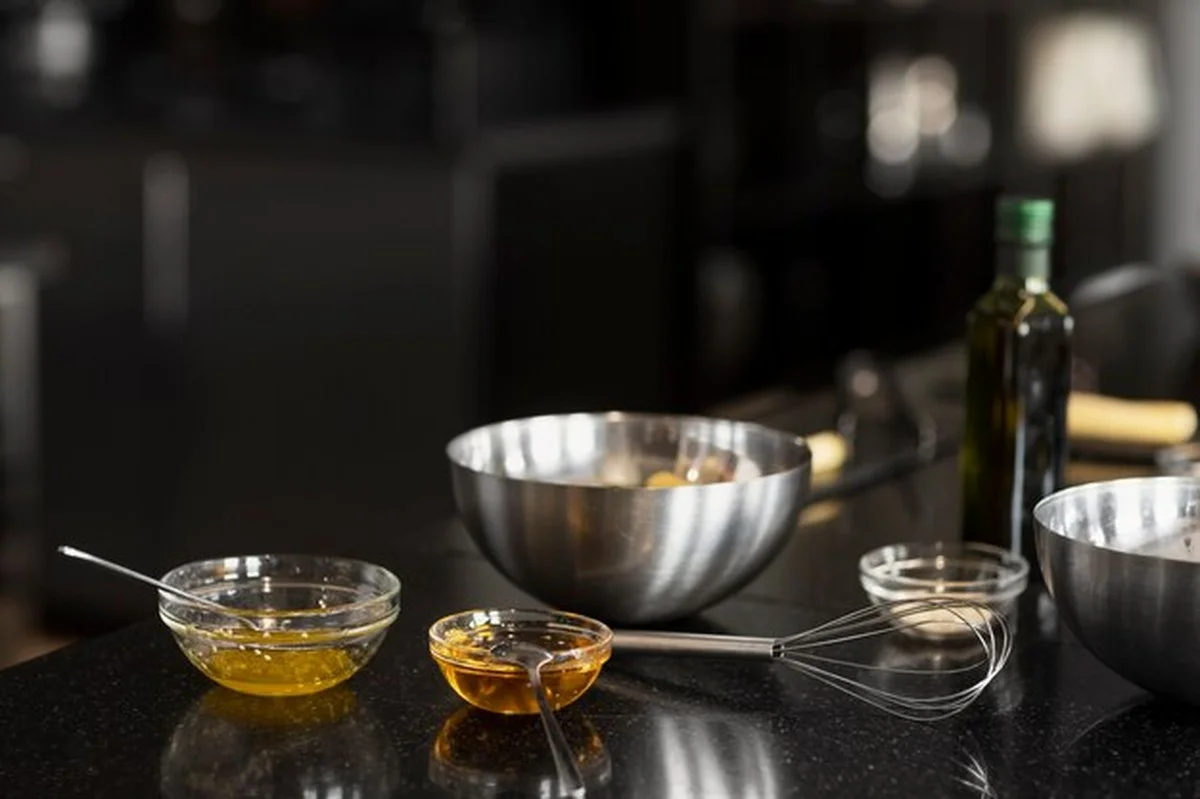 Zapomeňte na drahé přípravky – obyčejná věc z vaší lednice rozzáří nerezové povrchy lépe než chemie