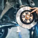 Automechanici prozrazují: jednoduchý trik pro delší životnost brzd.