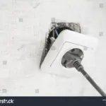 Elektrikáři varují: Nikdy nepoužívejte tuto zásuvku v koupelně