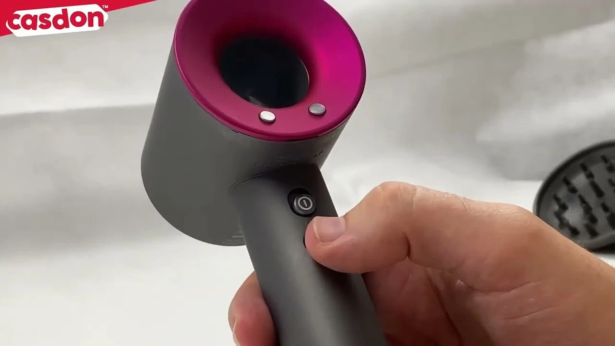 Fén na vybité baterie v ovladači: 10vteřinový trik, který překvapivě funguje