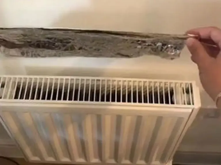 Hliníková fólie za radiátorem: Jak snížit účty za topení o 25%