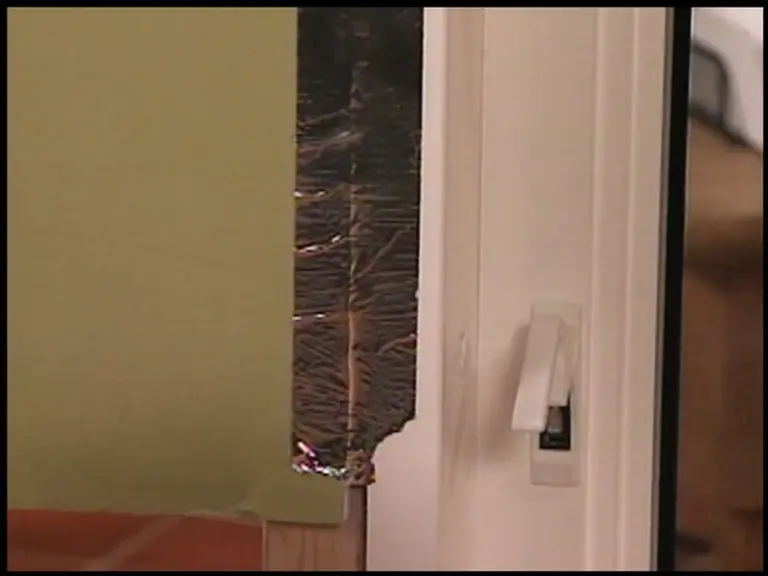 Hliníková páska kolem oken: Neviditelný štít proti únikům tepla