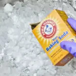 Jedlá soda na vodní kámen: Účinnější než drahé čističe z drogerie