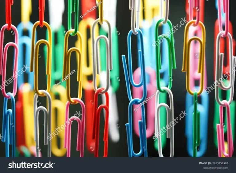 Kancelářské sponky na záclonách: Jak zabránit úniku tepla v zimě