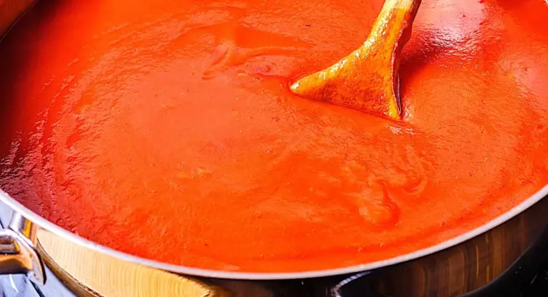 Kuchaři přísahají: přidáním lžičky hořčice do omáčky zabráníte hrudkám