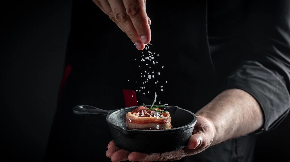 Kuchaři prozrazují: proč vždy přidávají špetku cukru do rajčatové omáčky. - image 2