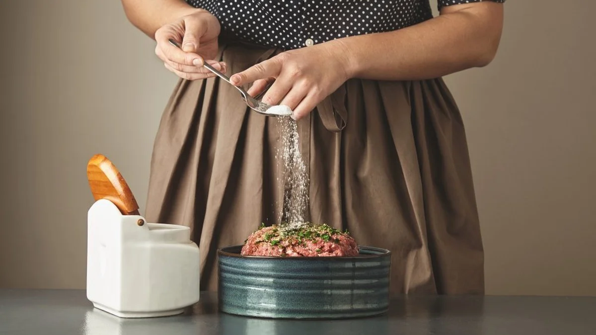 Kuchaři se shodují: Obyčejná kostka cukru zachraňuje přesolená jídla. - image 1