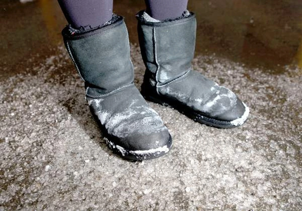 Lžička vodky na zimní boty: Neznámý trik proti solným mapám - image 1