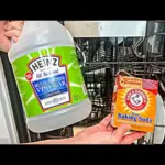 Obyčejná jedlá soda v myčce: Proč nádobí bude zářit jako nové.