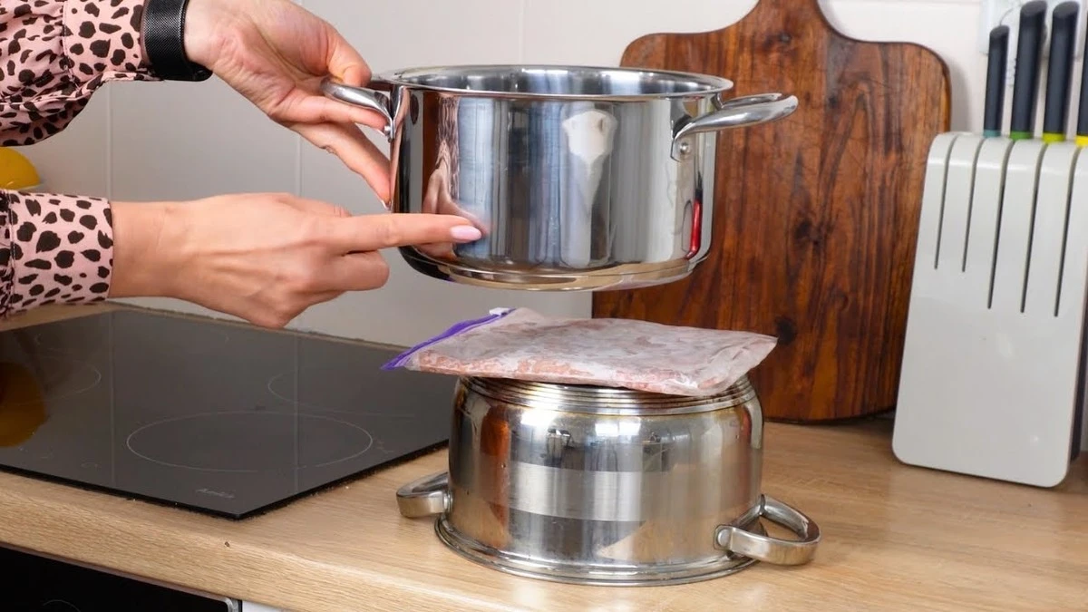 Položte minci na zmrzlý steak: Jednoduchý trik pro rychlé rozmrazování. - image 1