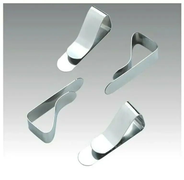 Použijte kancelářské sponky na ubrusy: Geniální způsob jak je udržet na místě za větrného dne