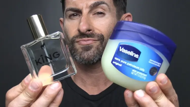 Proč tenká vrstva vazelíny na parfému zdvojnásobí jeho trvanlivost.