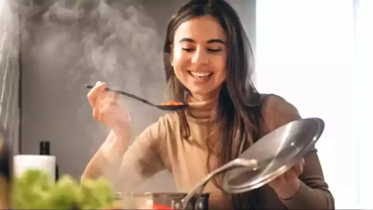 Šéfkuchaři přiznávají: Tento trik s česnekem změní vaše vaření navždy