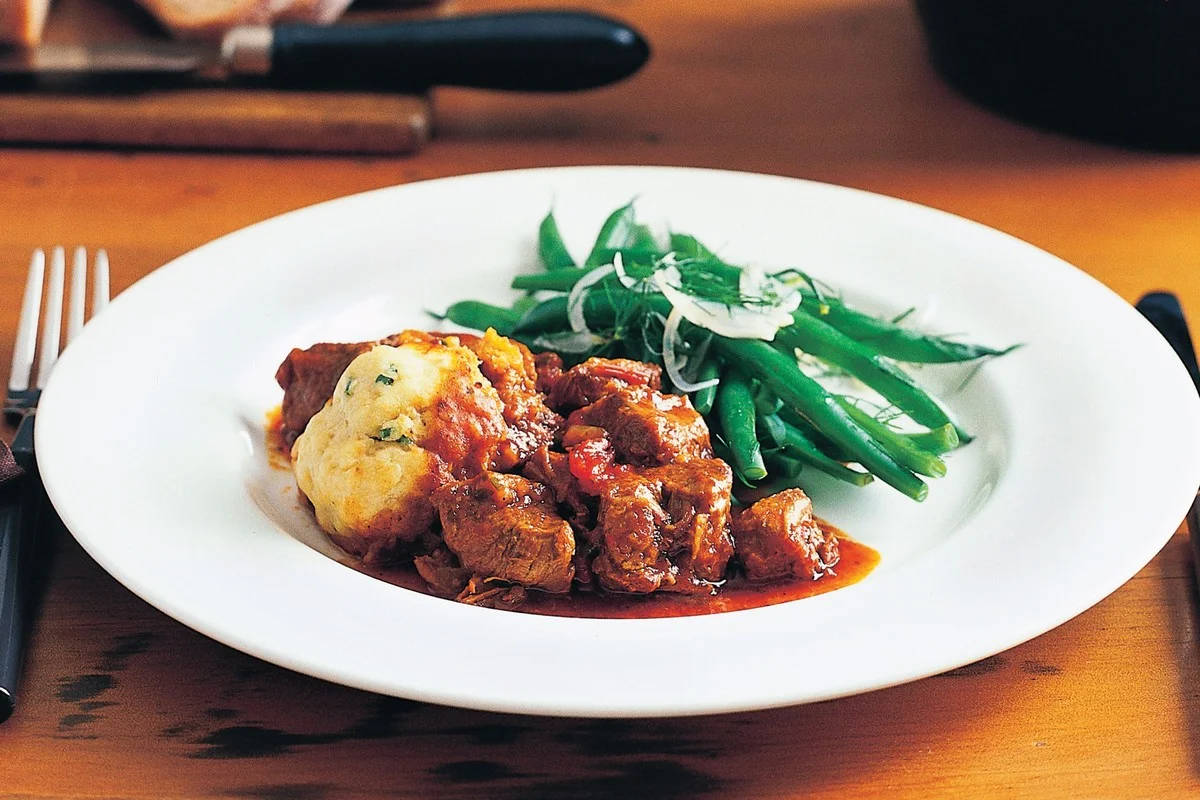 Šéfkuchaři prozrazují: Tajné přísady do pravého českého guláše - image 1