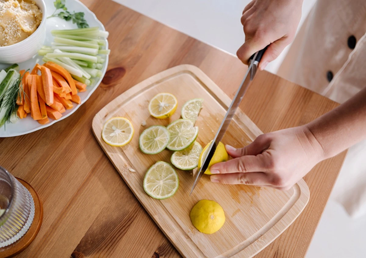 Citronová kůra v mikrovlnce: Zbavte se mastnoty a zápachu snadno - image 2