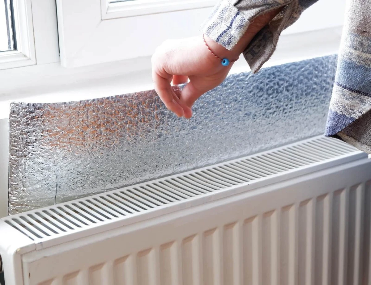 Hliníková fólie za radiátorem? Proč snižuje účty za topení o 30%. - image 2