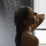 Kadeřníci prozrazují: Nikdy nepoužívejte šampon bez tohoto jednoduchého kroku