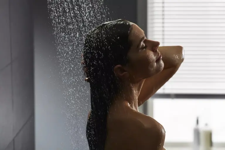 Kadeřníci prozrazují: Nikdy nepoužívejte šampon bez tohoto jednoduchého kroku