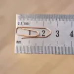 Kancelářská sponka vyřeší zaseknutý zip: trik, který musíte znát.