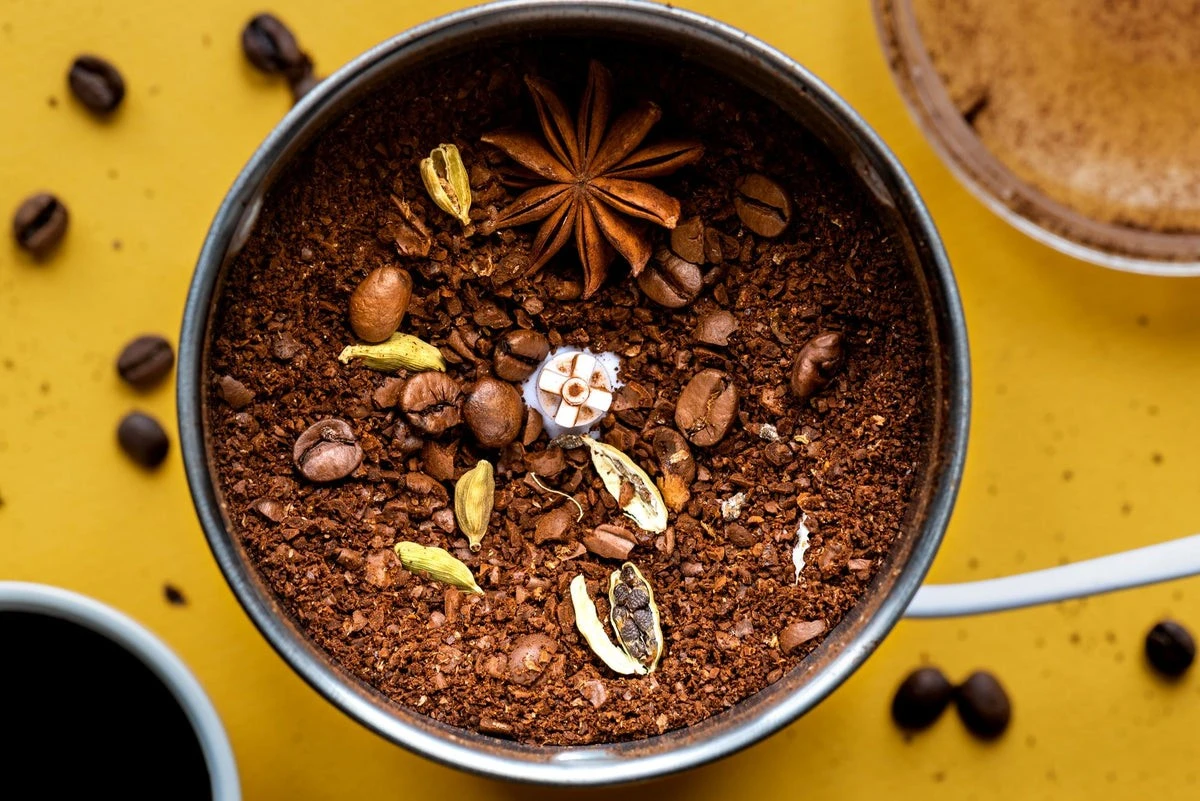 Kuchaři přísahají: Přidejte toto koření do kávy pro neuvěřitelnou chuť.