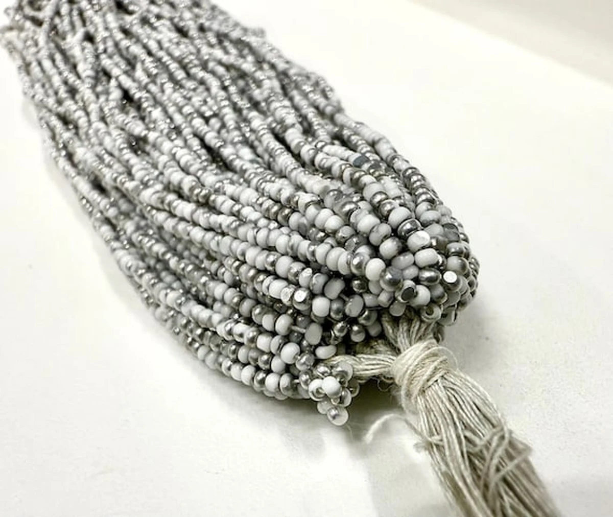 Obyčejná křída v šuplíku se stříbrem zastaví černání