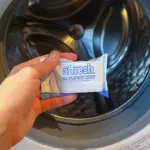 Ocet a soda na pračku: Proč tato kombinace prodlužuje životnost spotřebiče.
