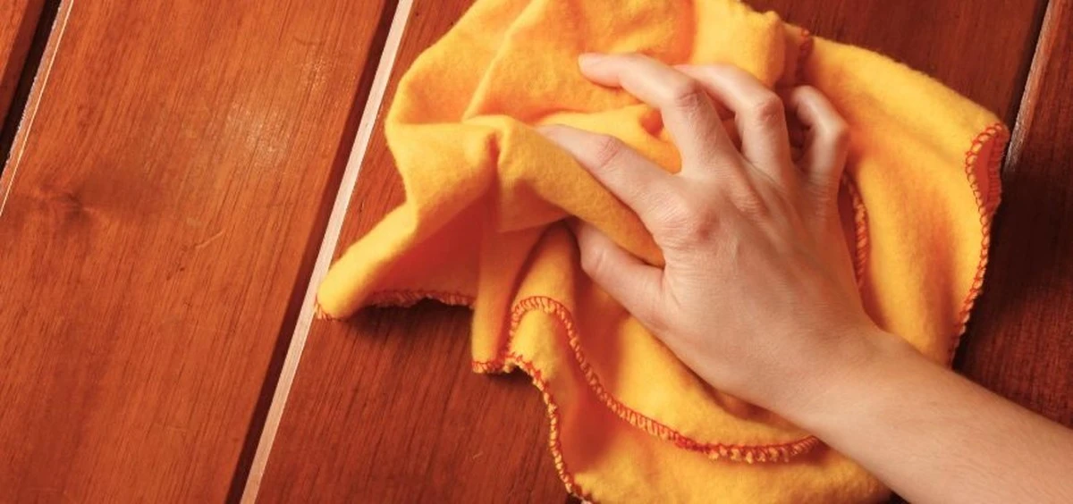 Olivový olej na dřevěný nábytek: Tajemství lesku bez drahých přípravků - image 2