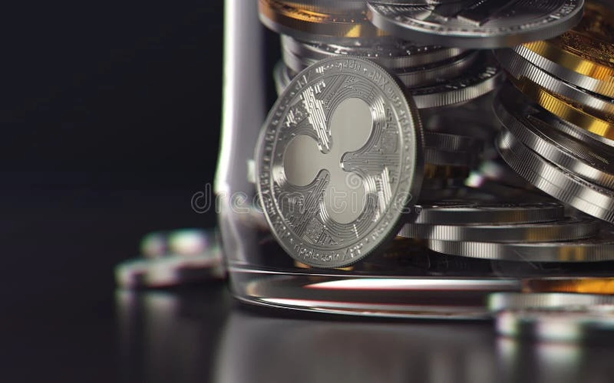 Proč dát minci do zmrzlé sklenice: Trik, který zachrání popraskané zavařeniny.