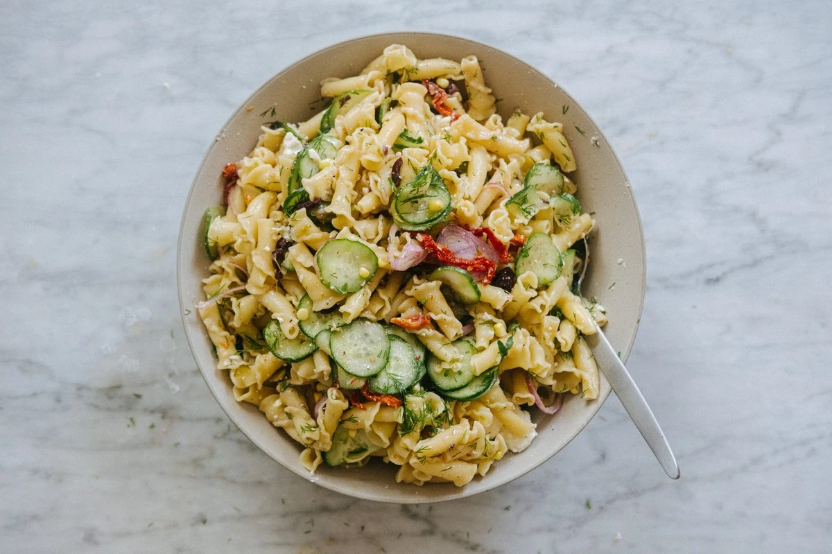 Proč šéfkuchaři vždy přidávají ocet do vody na těstoviny.