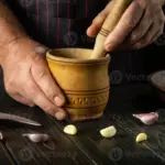 Šéfkuchaři přísahají: Tento trik s česnekem změní vaše vaření navždy.