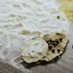 Vložte bobkový list do mouky: 100 let starý trik proti škůdcům.