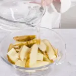 Kuchaři přísahají: klíč k dokonalým bramborám je v této přísadě z lednice