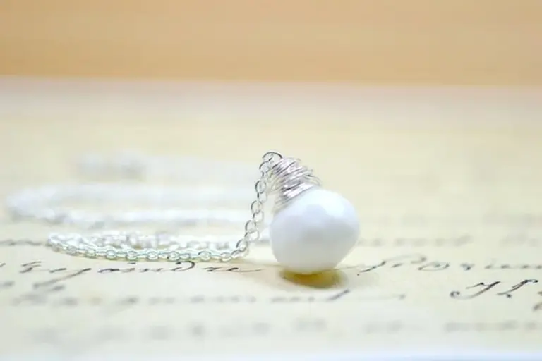 Obyčejná křída v šuplíku ochrání vaše stříbro před zčernáním